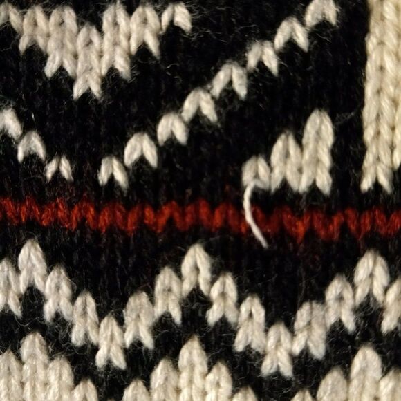 Izod Quarter Zip Men's XL Snowflake Pattern Long Sleeve Sweater - Picture 4 of 8